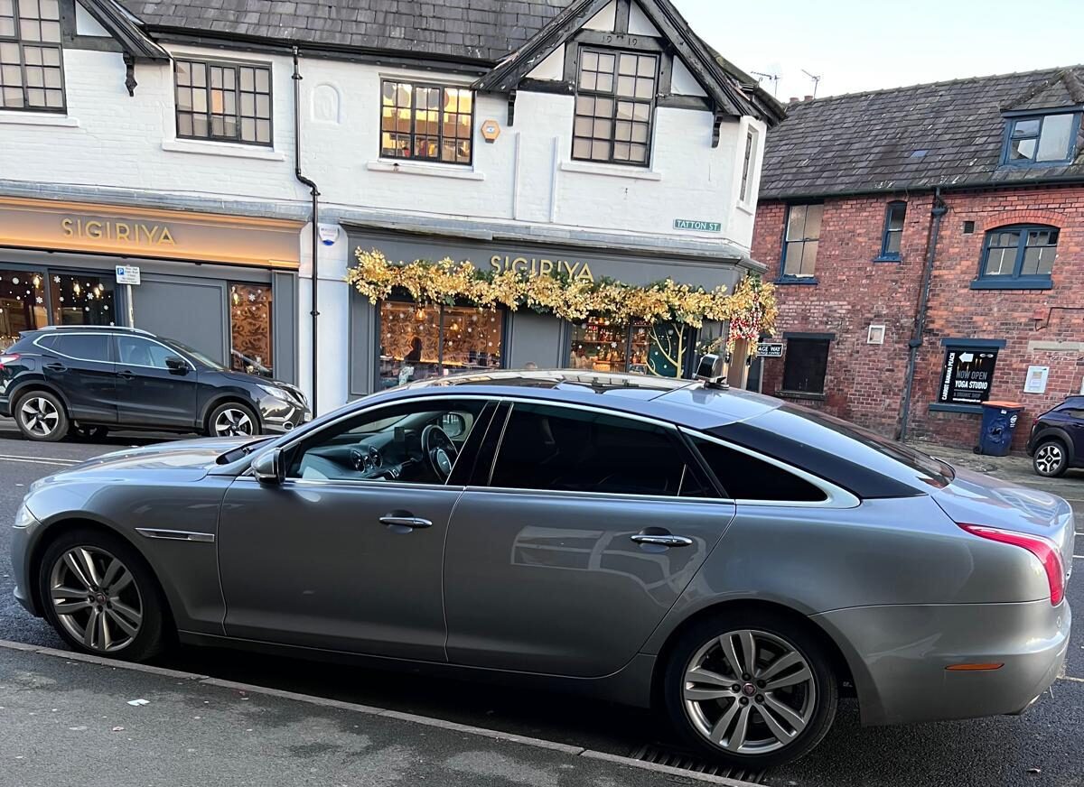 Sigiriya Restaurant 1-5 Tatton St, Knutsford WA16 6AB